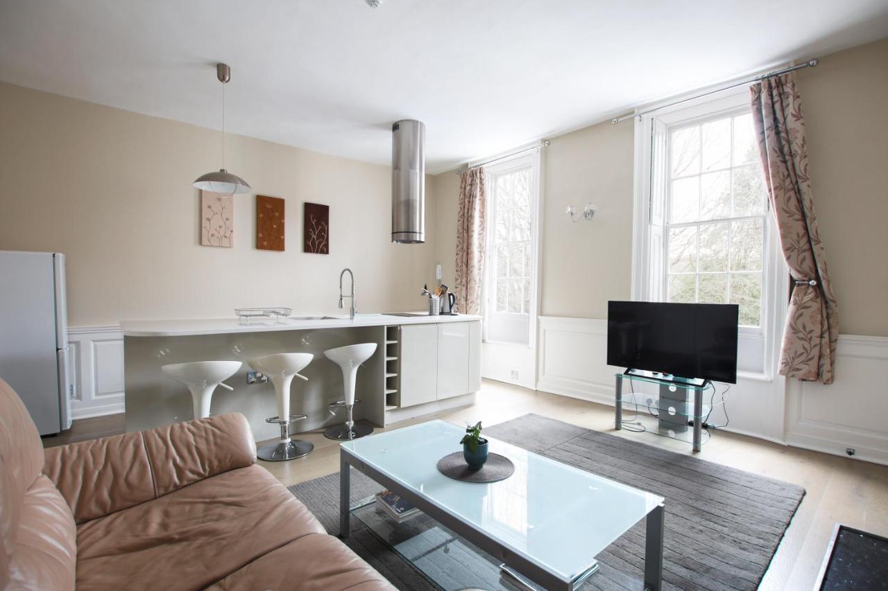 Elegant Georgian Apartment Near Clifton Village Бристол Екстериор снимка